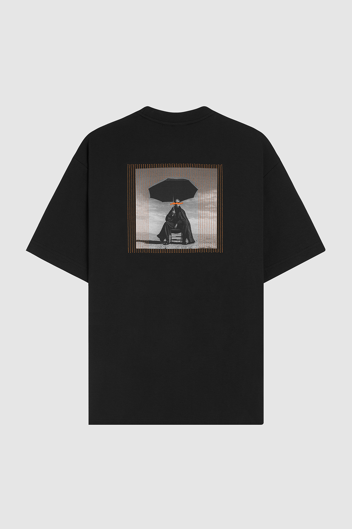 REIGN THE SEASON T-SHIRT- BLACK