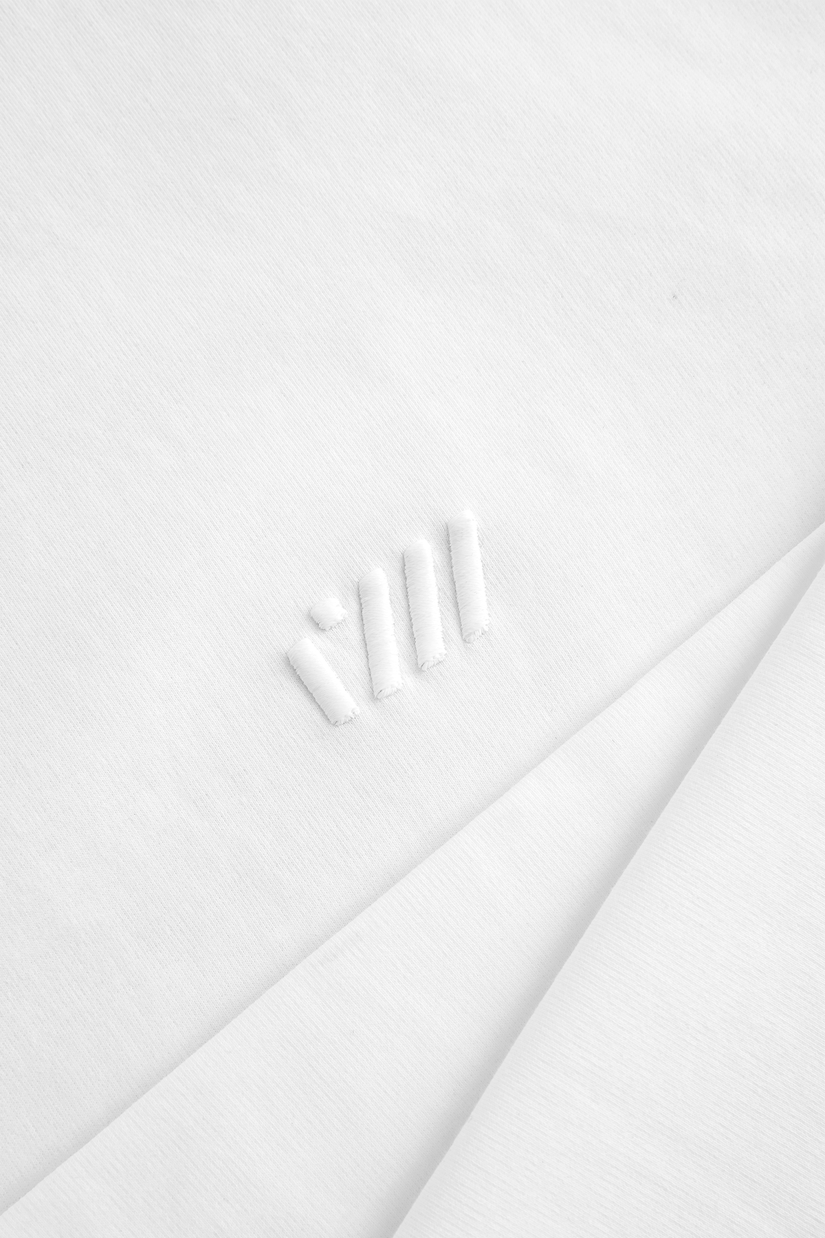 REIGN THE SEASON T-SHIRT - WHITE