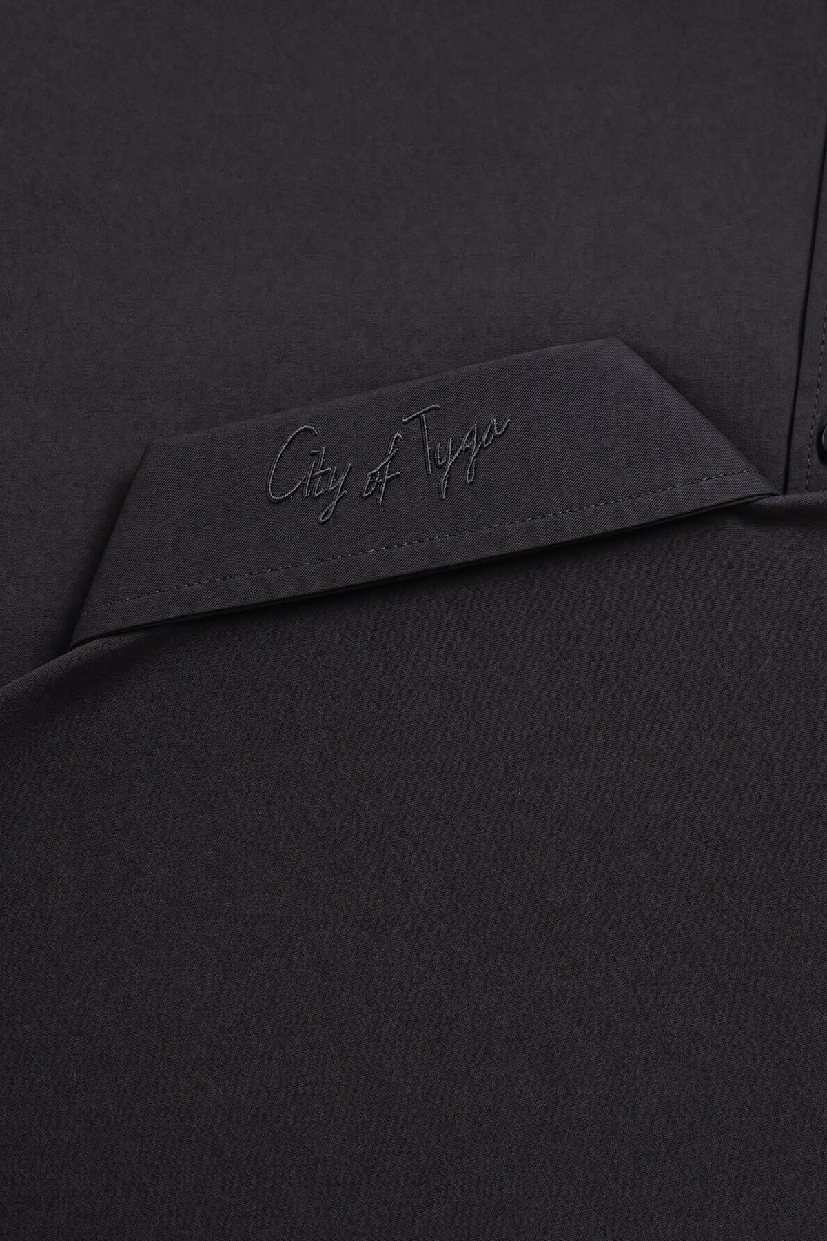 REIGN THE SEASON SHIRT - BLACK