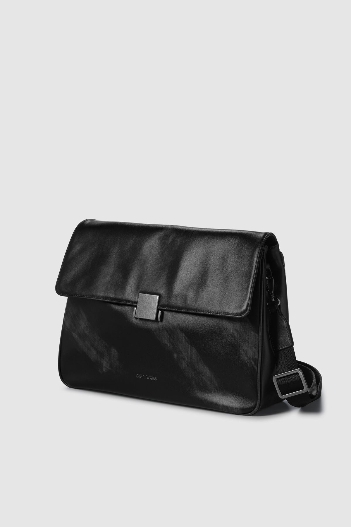 TYGA DISTRESSED BAG - BLACK