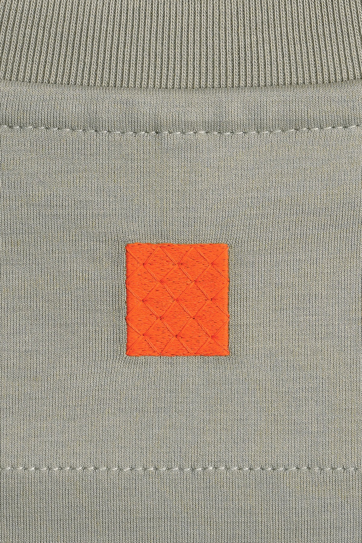 OS CROSS EMBROIDERY T-SHIRT - GREY