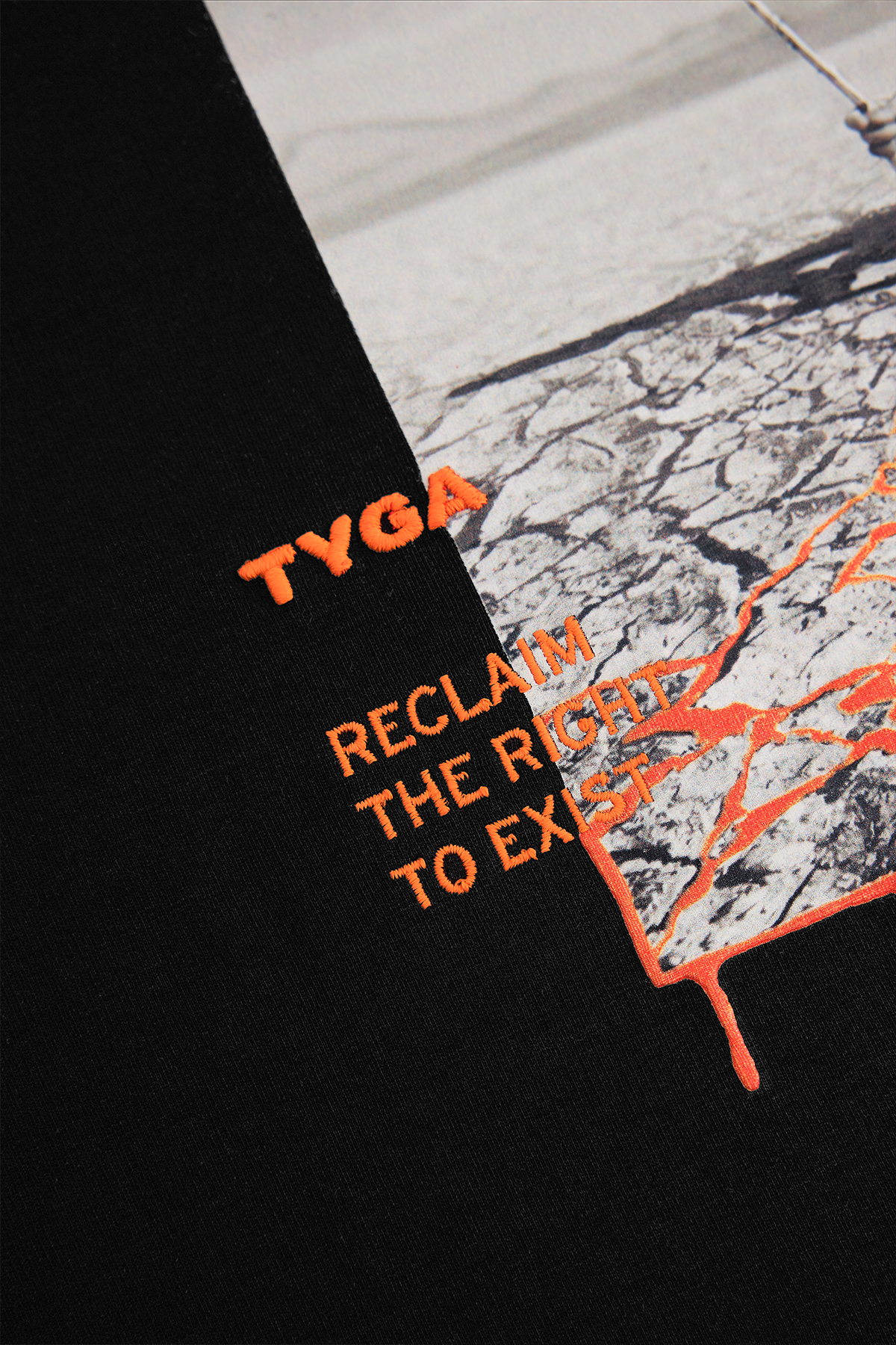 PAINTED SEASON T-SHIRT - BLACK