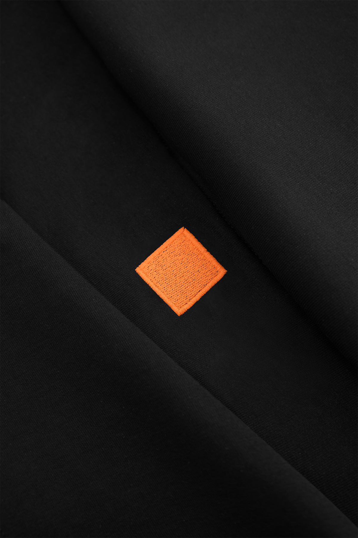 OVERCAST SWEATER - BLACK
