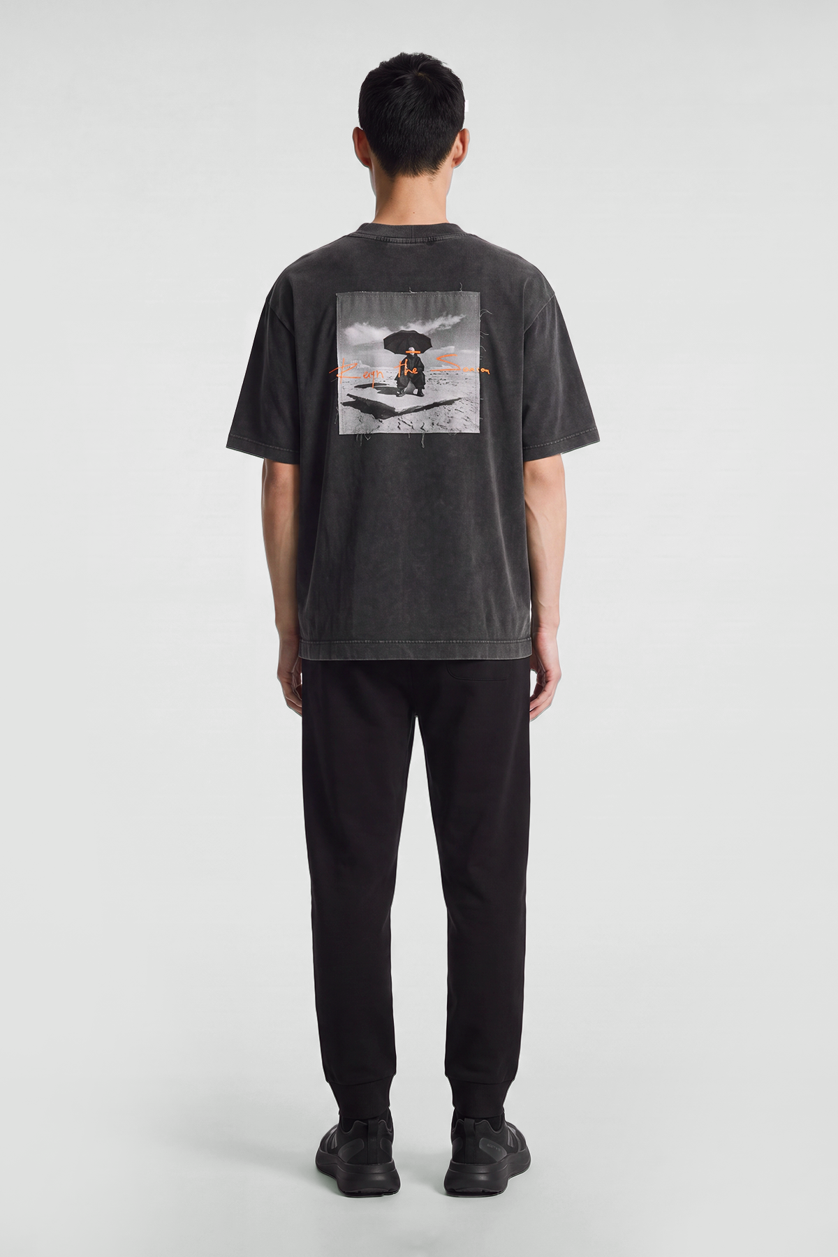 OFF SEASON T-SHIRT - BLACK