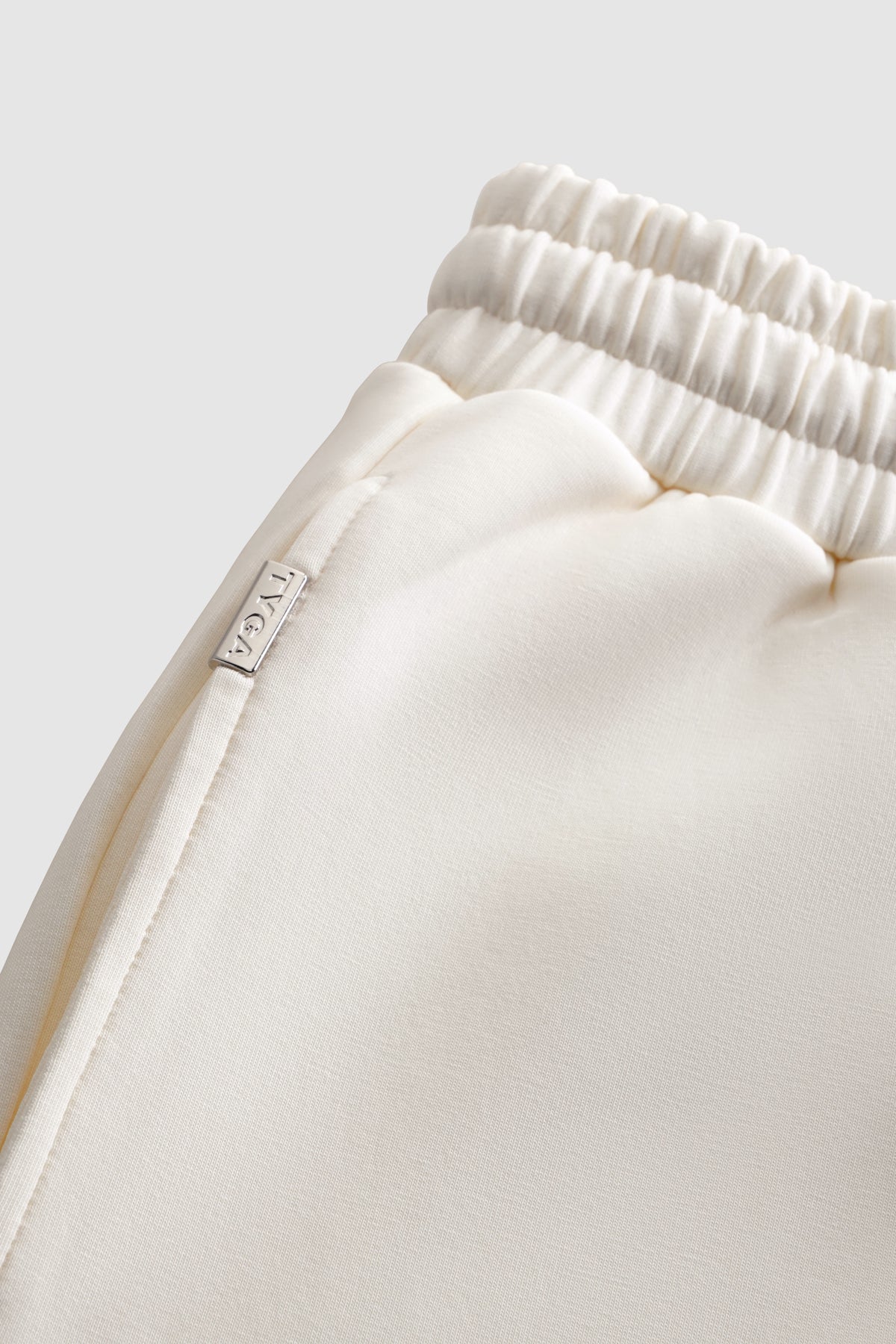 TYGA EMBROIDERY SWEATSHORT - BEIGE