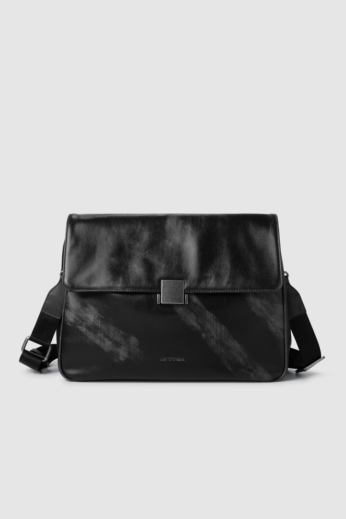 TYGA DISTRESSED BAG - BLACK